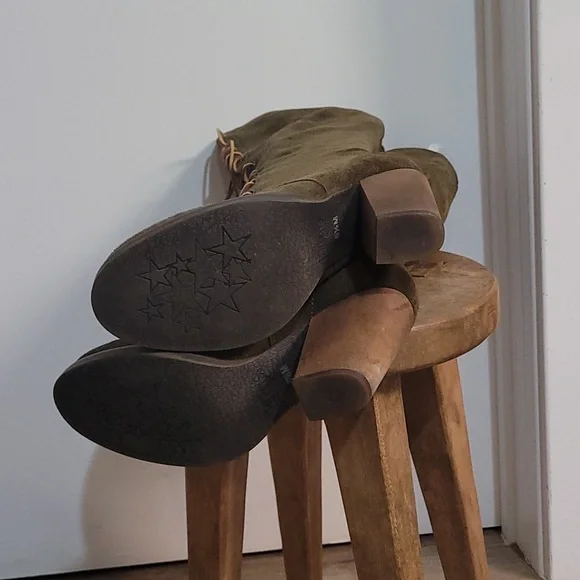 Latigo Strapped Boots - Picture 3 of 4